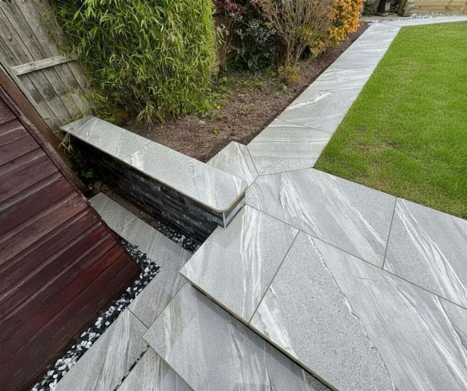 PSD_UK_LTD's tweet image. A beautiful combination of our Marmo Grey and Chicago Black porcelain from Clean cut landscapes &amp;amp; driveways transforms this space into a modern marvel 🤩
 
☎️ 01909 768 760 

#paving #landscaping #marmo #grey #chicago #black #porcelain #cladding #uk #slabs #patio #modern