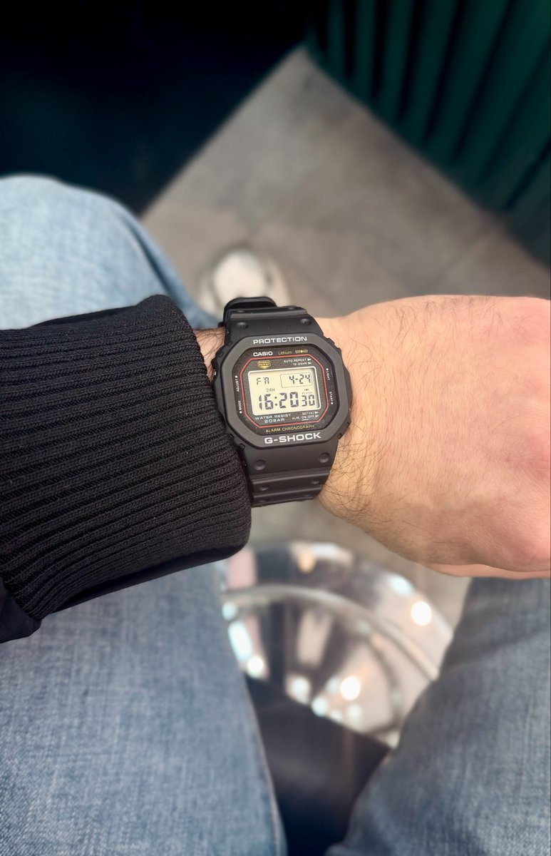 mrtsyll's tweet photo. Yeni üye😎
Her şeyin başladığı yere, 1983 ruhuna saygı duruşu G-Shock'un 50. yılına özel üretilen DW-5000R-1A Sadece bir saat değil; Yamagata Casio'nun yüksek mühendisliğiyle yeniden hayat bulan bir efsane. 🇯🇵 #GShock #DW5000R #YamagataCasio #CasioWatch
#ClassicGShock #Horology https://t.co/lBSZQsZ9sC