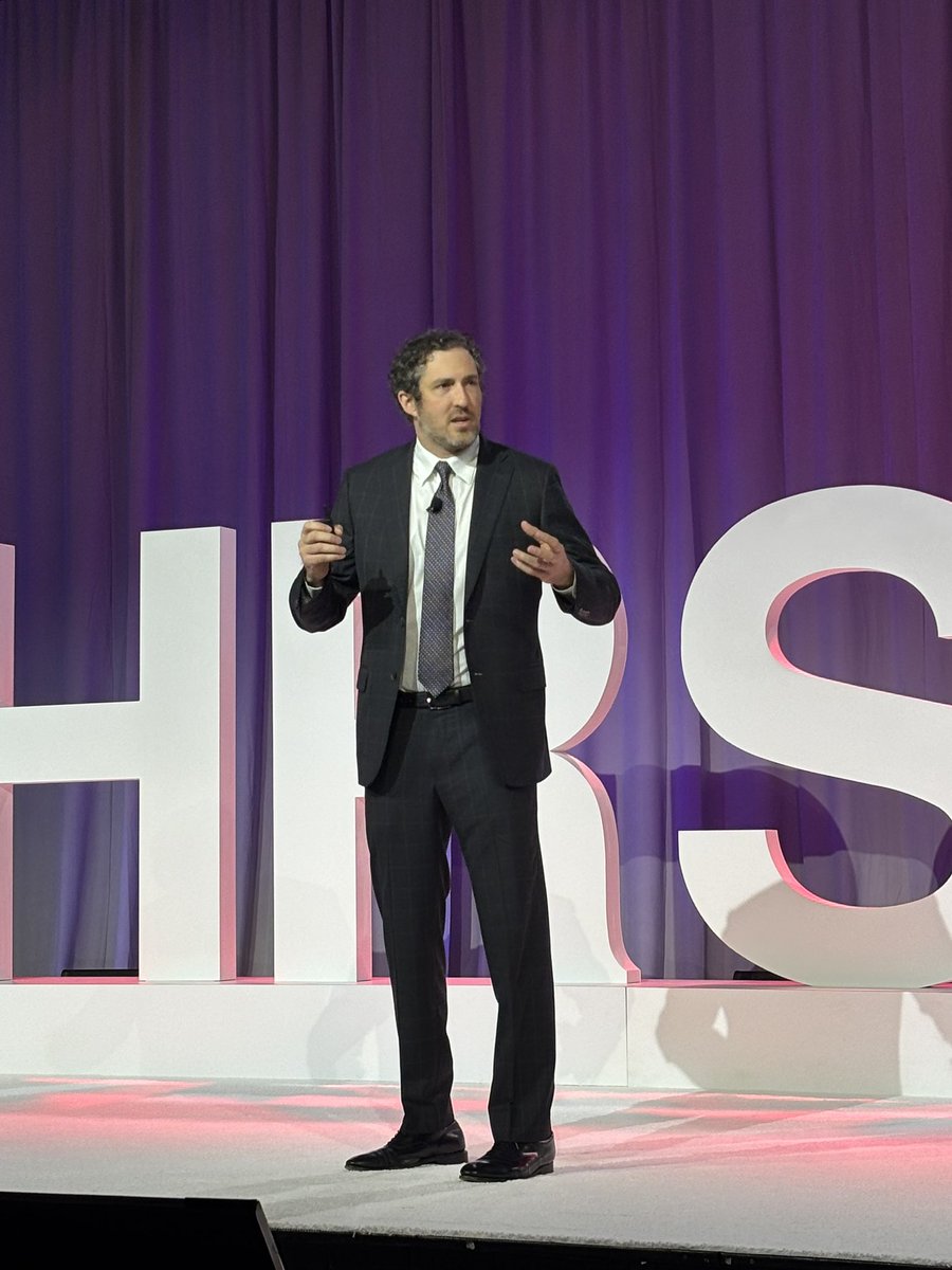 netta_doc's tweet image. 🎤#HRS2026 plenary speaker:
The incredible Dr Will Flanary (@DGlaucomflecken)!

So grateful for your grace &amp;amp; humor in 
*sharing your #SCA &amp;amp; survival story
*reminding us: care for the #caregivers
*using #socialmedia as a great #advocacy tool

Big love from @HRSonline &amp;amp; #EPeeps ❤️‍🔥