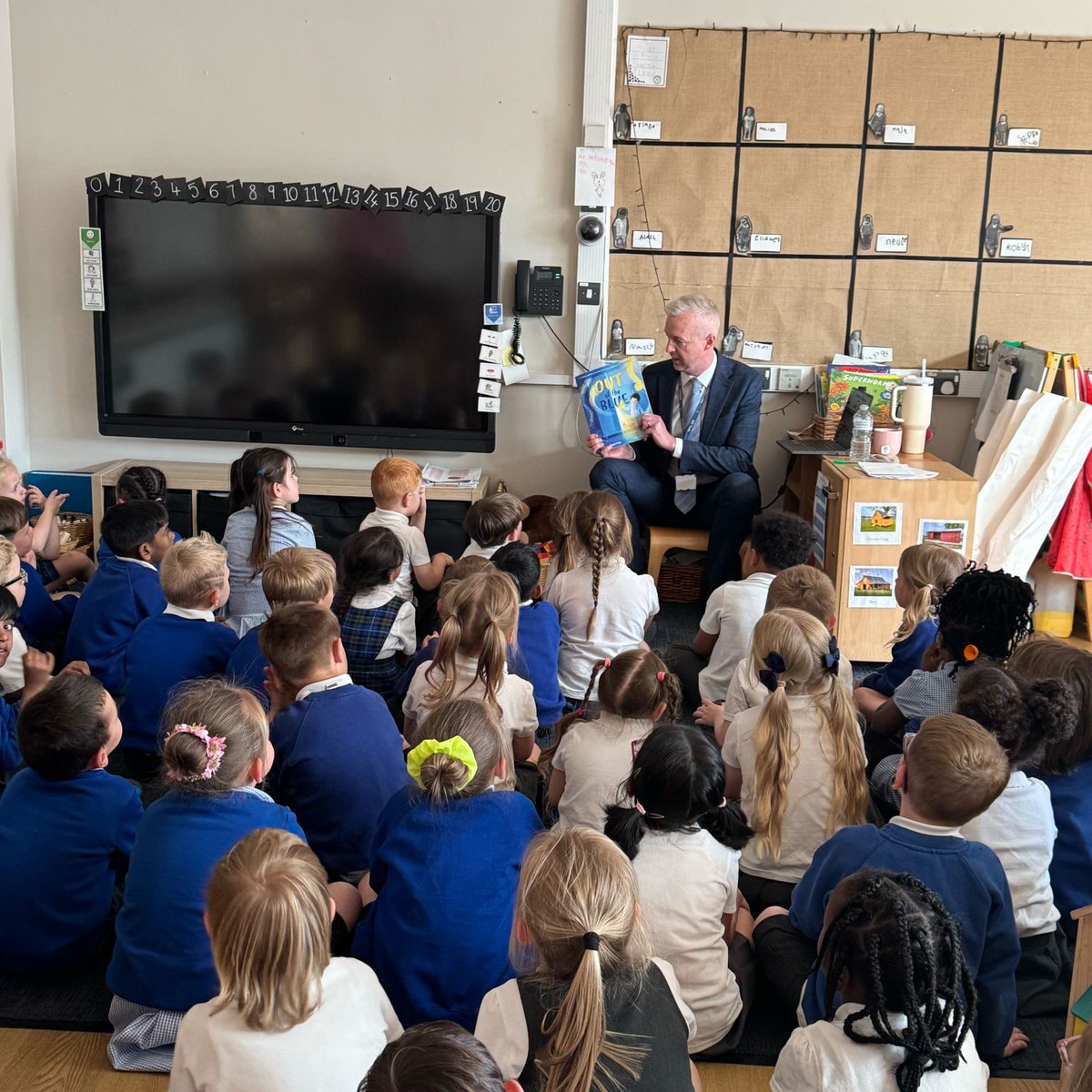 AtC_DCEO's tweet photo. A pleasure to visit Platt Bridge Community School &amp; read with pupils. We shared 𝘖𝘶𝘵 𝘰𝘧 𝘵𝘩𝘦 𝘉𝘭𝘶𝘦, a story about embracing differences, inclusion &amp; acceptance,.

Reminder of the daily work to remove barriers.

Great to see such a strong reading culture across school https://t.co/hx3ZIqJUVw
