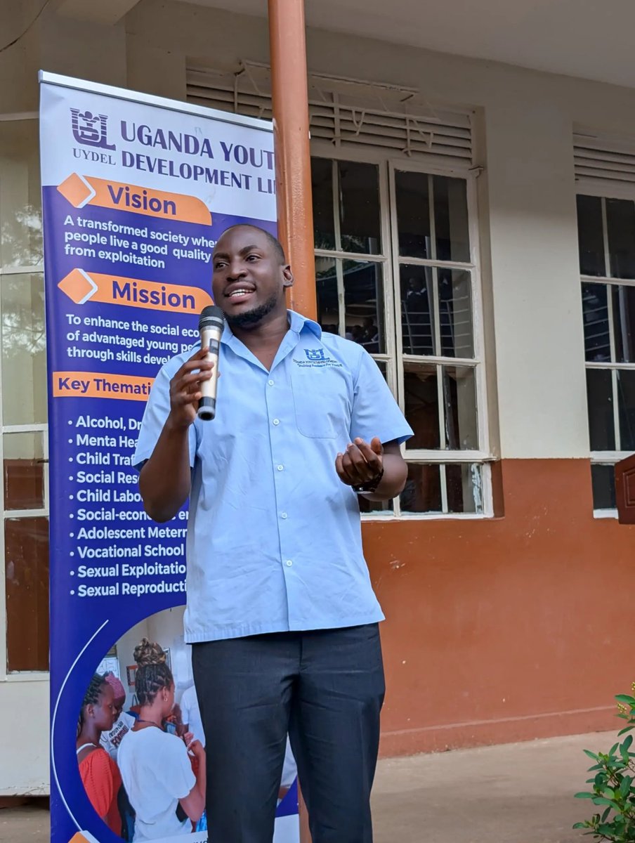 LuziraSecSch's tweet image. Today during our Friday Assembly, we were honored to host facilitators from Uganda Youth Development Link who engaged our students on the importance of saying NO to drug abuse.
 #ForExcellenceWeEndure #SayNoToDrugs #YouthEmpowerment #DisciplineAndExcellence #GuidanceAndCounseling