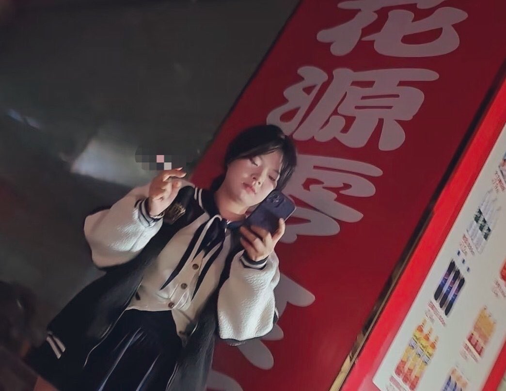 狼姐喜欢逛小巷子 tweet media