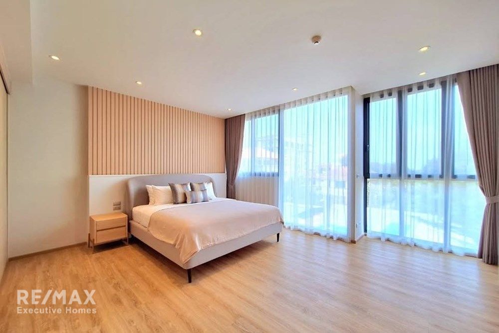 Spacious 2BR Condo in Bangna – 80K Baht! Perfect for families, near BTS &amp; elite schools. Luxury living awaits! #Bangna #CondoLife #FamilyHome #BTS
Ref: 920071001-15343 Contact: Youme Youme@Executive-Homes.biz +66 81 823 0785 
                f.mtr.cool/vgfbbjjhyw
