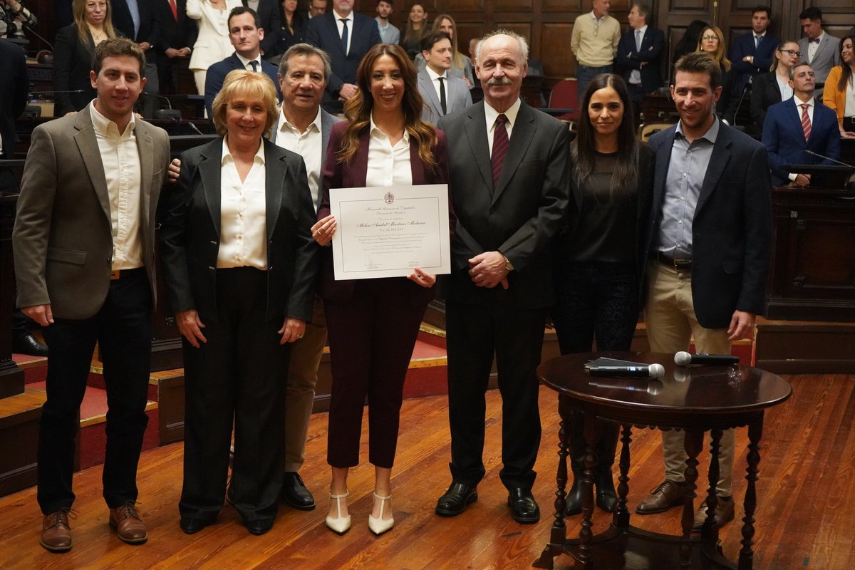 DiputadosMza's tweet photo. #JuraDiputadosMendoza
Periodo 2026 – 2030
Jura a su banca, Melisa Martínez, representante del 3er. distrito.
@melimalanca https://t.co/EpY80hcDC1
