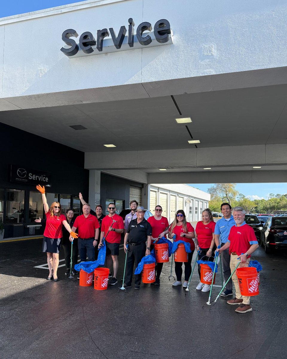tombushmotors's tweet photo. In celebration of Earth Day, we rounded up the crew to make Anniston Road a little prettier, cleaning up trash and debris along the asphalt. 

Bonding time with our coworkers while making our home a better place to live = a great evening 🫶 https://t.co/aUGc6FfhRO