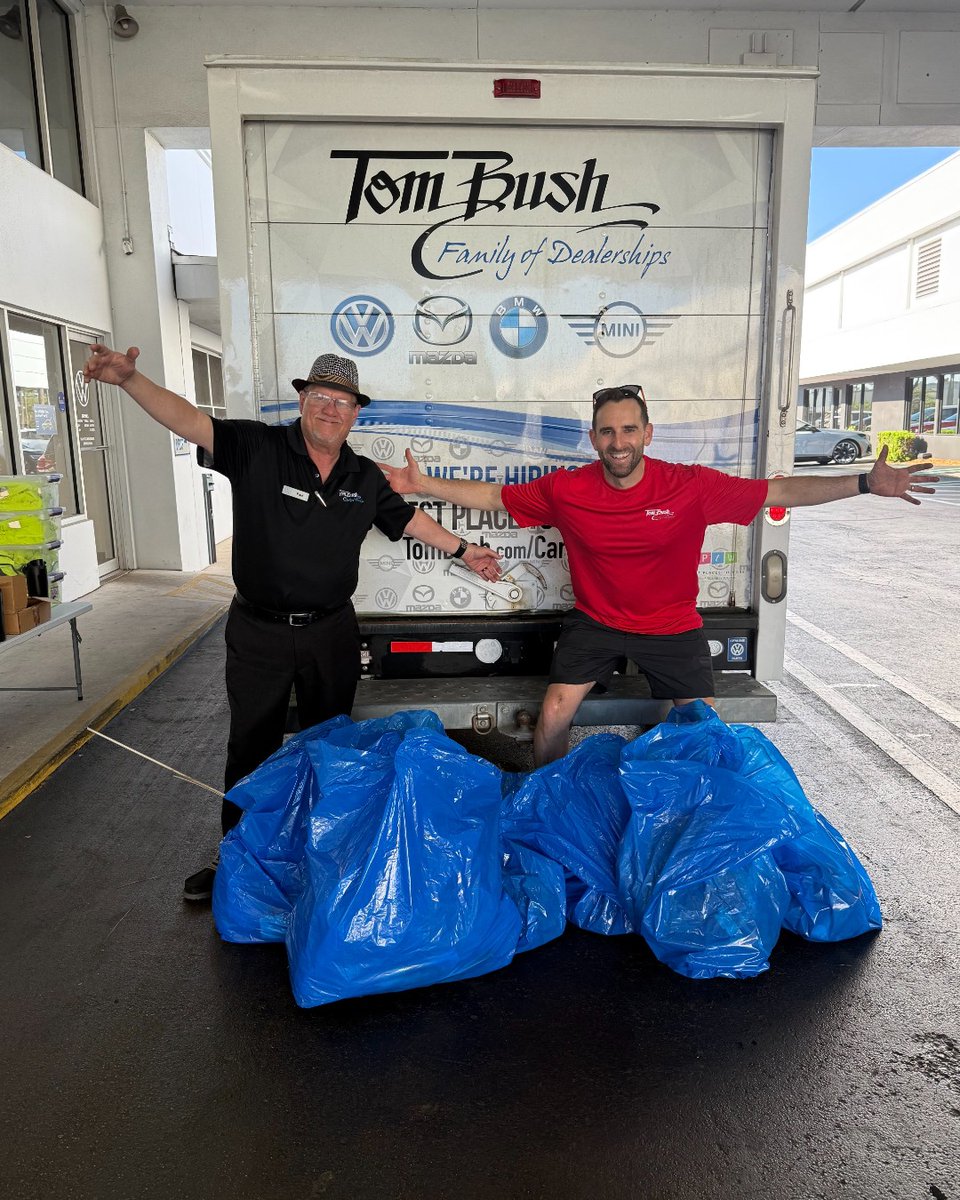 tombushmotors's tweet photo. In celebration of Earth Day, we rounded up the crew to make Anniston Road a little prettier, cleaning up trash and debris along the asphalt. 

Bonding time with our coworkers while making our home a better place to live = a great evening 🫶 https://t.co/aUGc6FfhRO