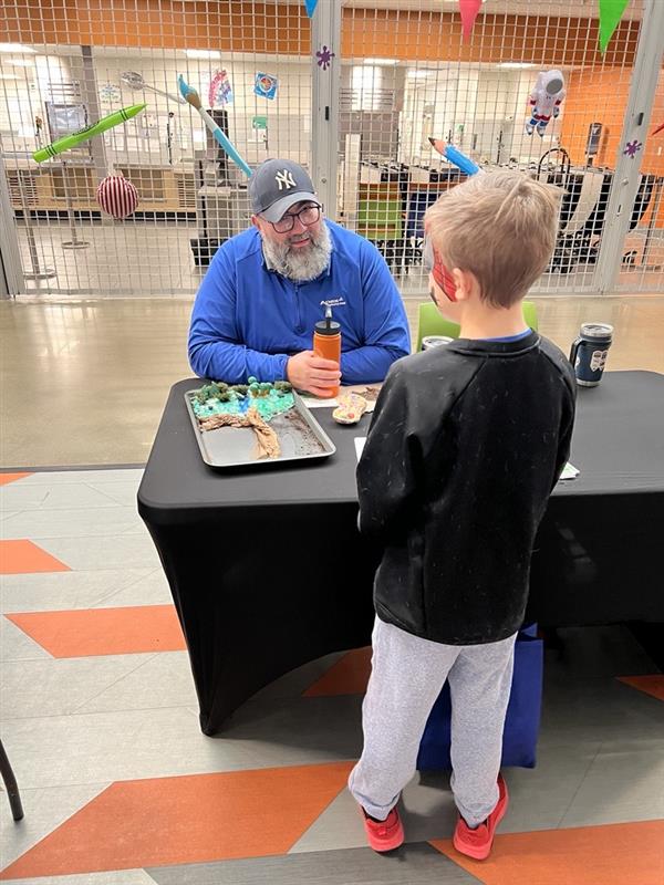 ApexEngGroup's tweet photo. Nute, a member of our environmental team, shared a wetlands demo at the Dickinson STEAM Carnival!

Students learned about erosion and why wetlands matter. Thanks, Heart River Elementary &amp; Berg Elementary, for hosting! 🌿💧 https://t.co/0XQGTnZvYu