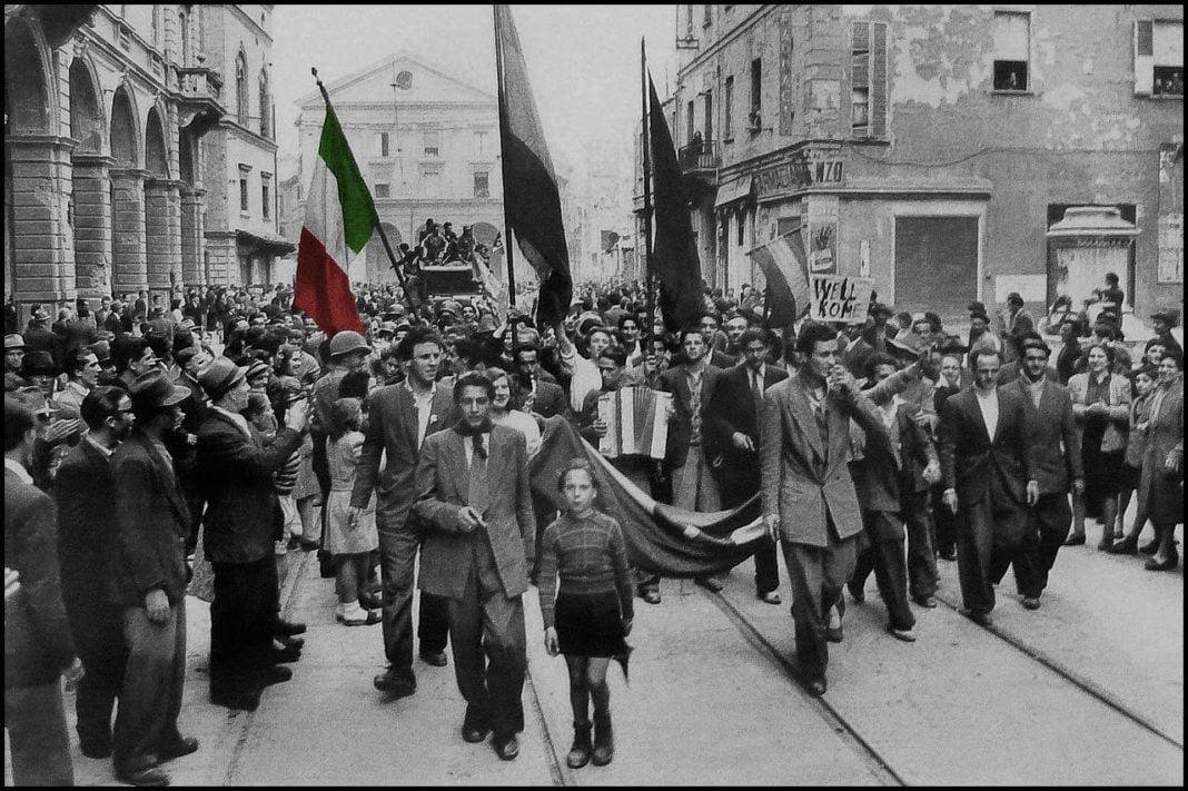 casacasala's tweet photo. #25Aprile #Liberazione #Partigiani

STOP revisionismo.
Molte città italiane furono liberate dai Partigiani CNL prima dell'arrivo degli Alleati come Napoli, Genova, Milano, Torino, Bologna, Firenze e altre.
Mussolini fu catturato e giustiziato dai Partigiani senza aiuto Alleato. https://t.co/YbGAsKkLcE