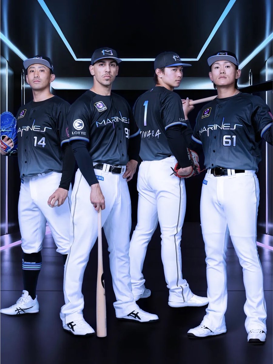 CRojasDesign's tweet photo. The light runs. The air changes. 🛸⚾️
Los Chiba Lotte Mariners de la @npb elevan la vara del diseño con su nuevo uniforme para el #BlackSummerWeek.
Un concepto "Cyber-futurista" que mezcla velocidad y luz en un degradado de colores fríos simplemente espectacular. 🇯🇵 @chibalotte
#ChibaLotte #NPB #BaseballDesign #Cyberpunk