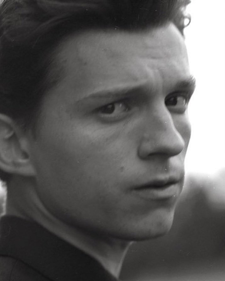 THPICS_'s tweet photo. tom holland in black and white 🖤 https://t.co/3q7NyYm7TH