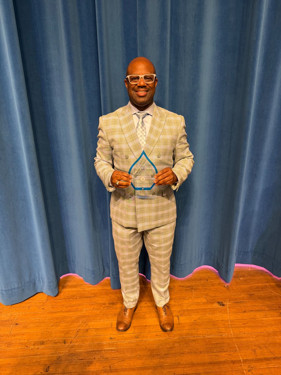 DrSetItOff's tweet photo. On Thursday, April 24, 2026, I was honored to receive the Learning Leading Award for community impact, presented by Mobile County Public School System and Superintendent Chresal Threadgill. #DrSetItOff https://t.co/jZTg5Cnk80