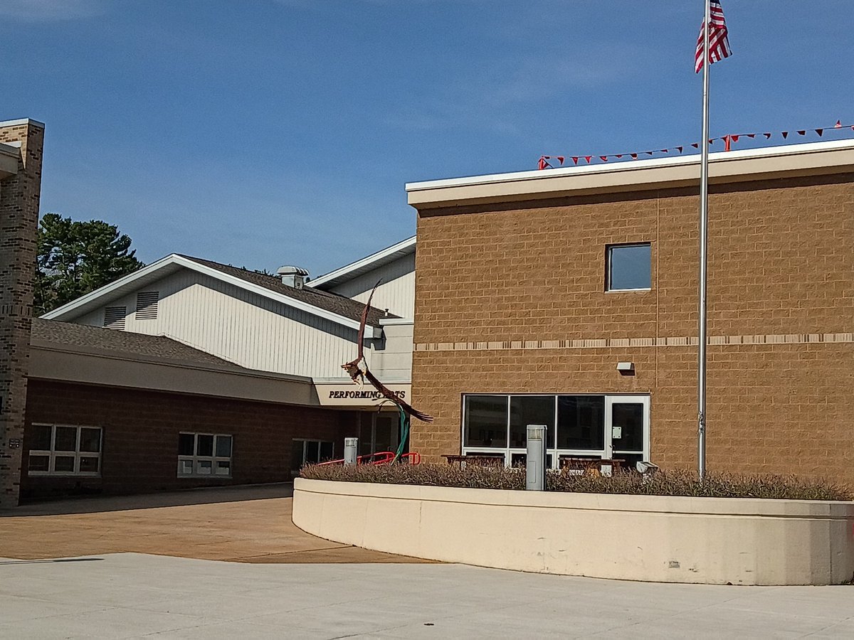 CoachGDBrown73's tweet image. Thank you Bellaire HS and Coach Hebden for letting me stop by.  Loved learning about Bellaire and your traditions!  #WeMakeItHappen
