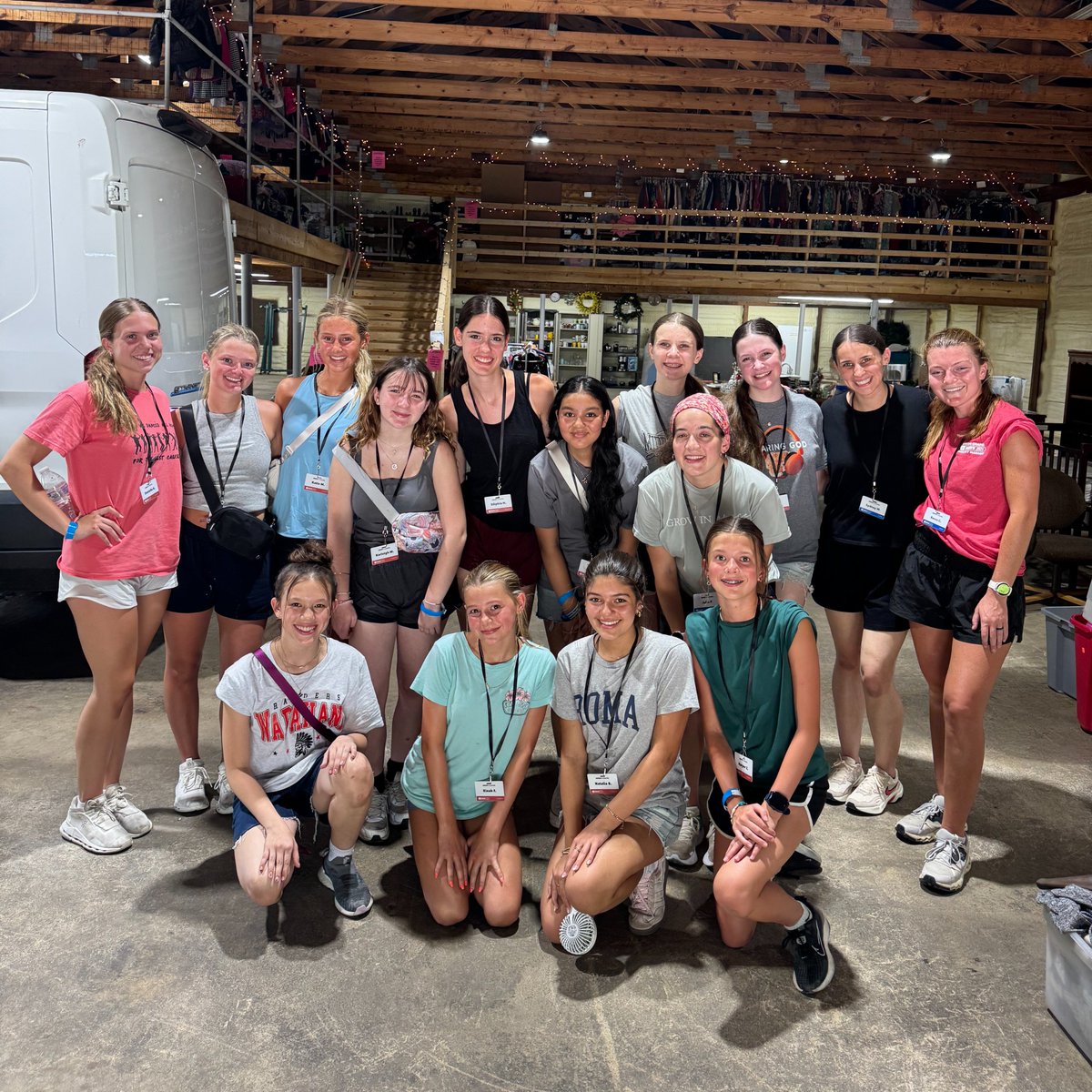 ABWMuncie's tweet photo. National Volunteer Week 💙 Huge thanks to the SERVE Group from Union Chapel Ministries ! 15 volunteers spent 3 hours organizing our Donation Center, sorting clothes, making sheet sets, cleaning, and more. Your teamwork made a big impact. We’re so grateful! #VolunteerAppreciation https://t.co/mnErdyvG0B