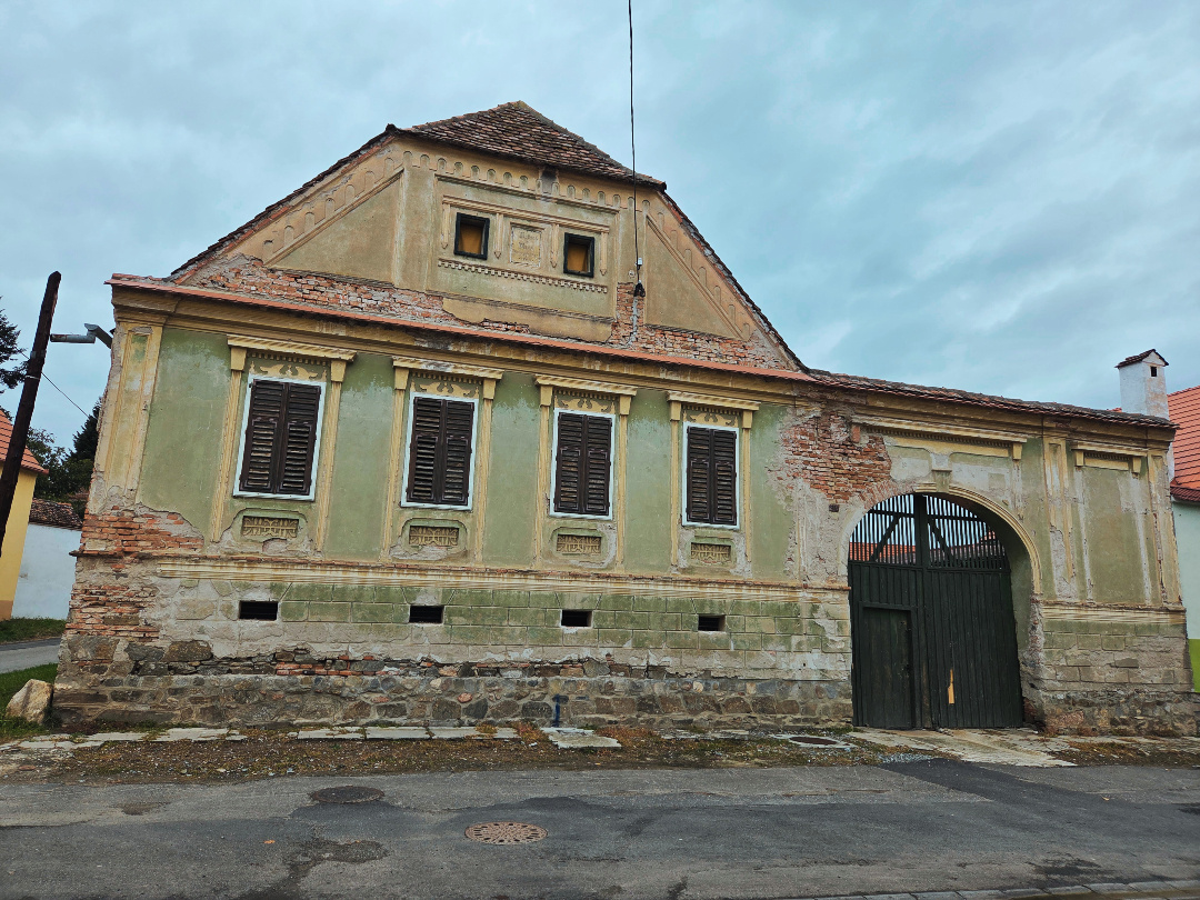 MonumentQuestM's tweet image. Apoldu de Sus house, Transylvania, Romania (Großpold, Siebenbürgen, Rumänien)
#Transylvania #Romania #ApolduDeSus