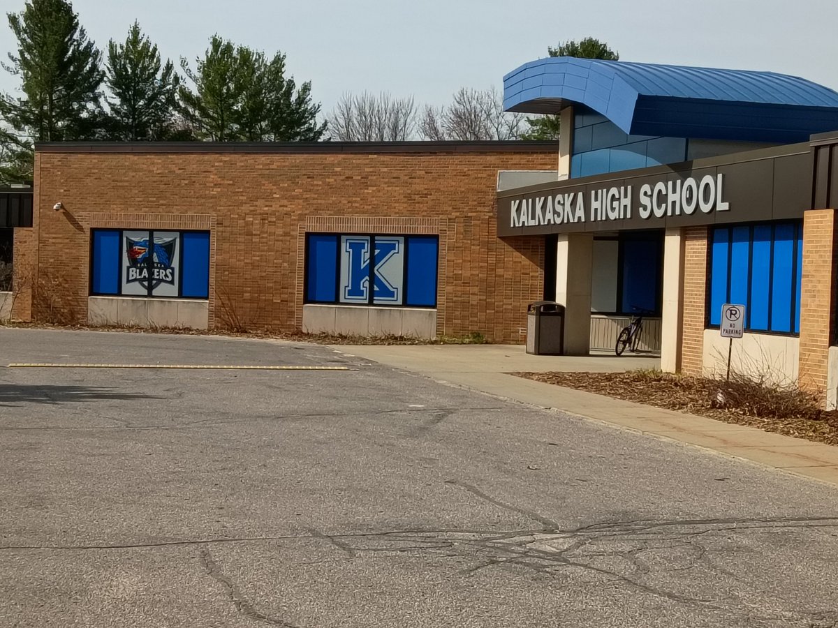 CoachGDBrown73's tweet image. Thank you Coach Conklin for taking time out of your day to share what Kalkaska is all about!  Looking forward to building relationships! #WeMakeItHappen