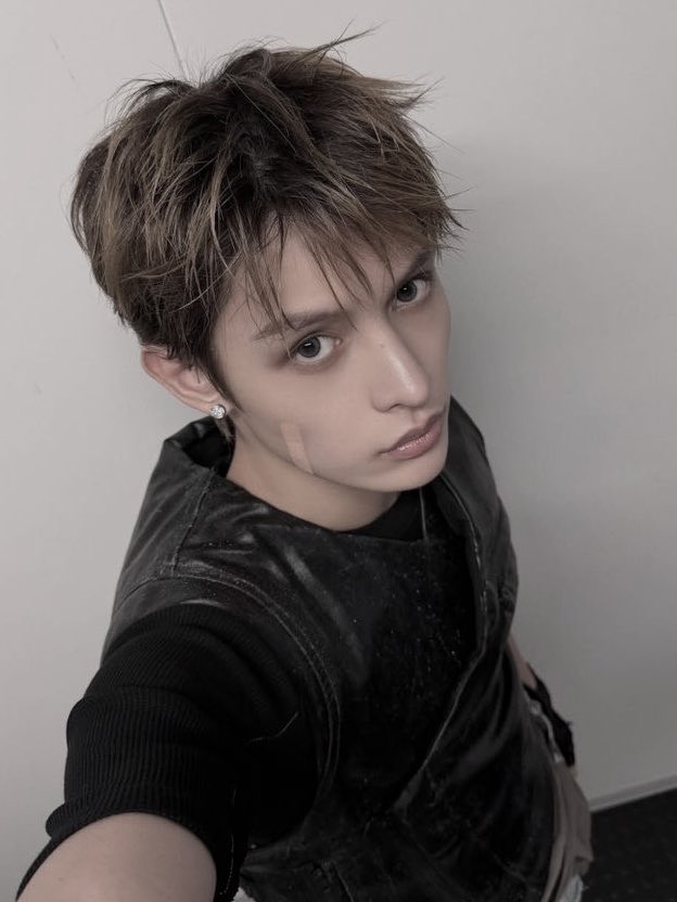 jes 𖤐 tweet media