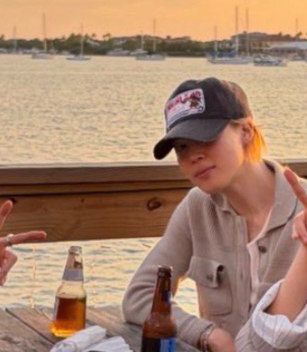 cam ⁷ IS SEEING BTS tweet media