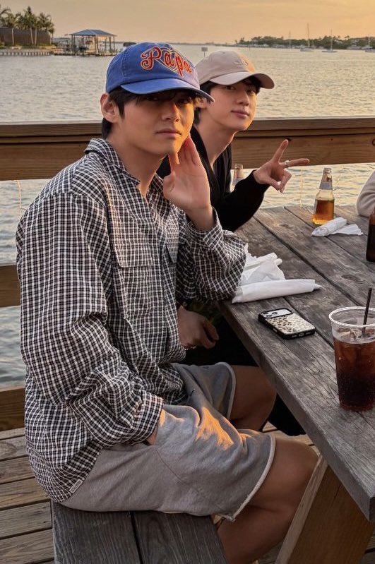 Everyone is in their airport fits and then there is Taehyung 😭