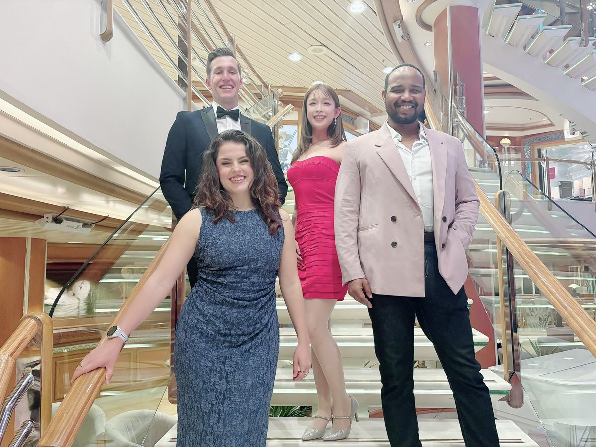 yuka_sekine's tweet image. A lovely night over dinner with the singers🤍
So grateful for this team, always🥰

#diamondprincess 
#singer