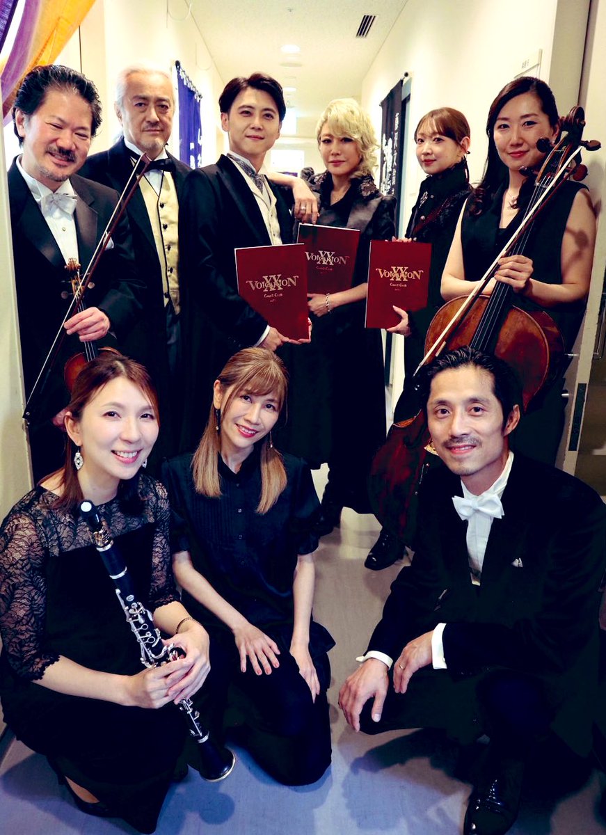 voicarion's tweet photo. 本日より舞台はロンドンに移り『GHOST CLUB』開幕しました🕰️

久しぶりの上演作、ドキドキの初日！
井上さんは初VOICARIONにしてonly1のご出演でした✨

シアタークリエにて28日まで
アブラ・カダブラ

#梶裕貴 
#井上麻里奈 
#朴璐美 
#山路和弘 

https://t.co/oSR61JPouW

#voicarion 
#ghostclub https://t.co/a8Ic2mJ9EQ