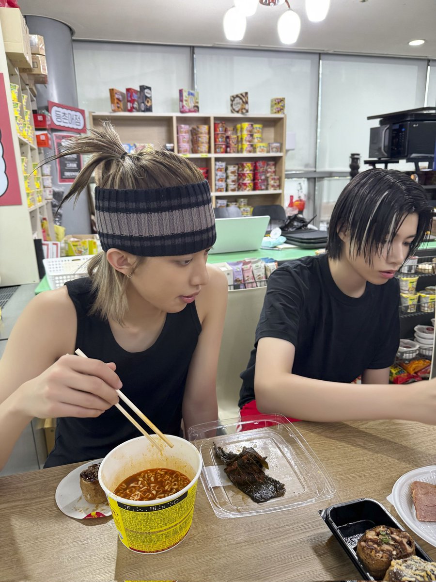 W-Genius. tweet media