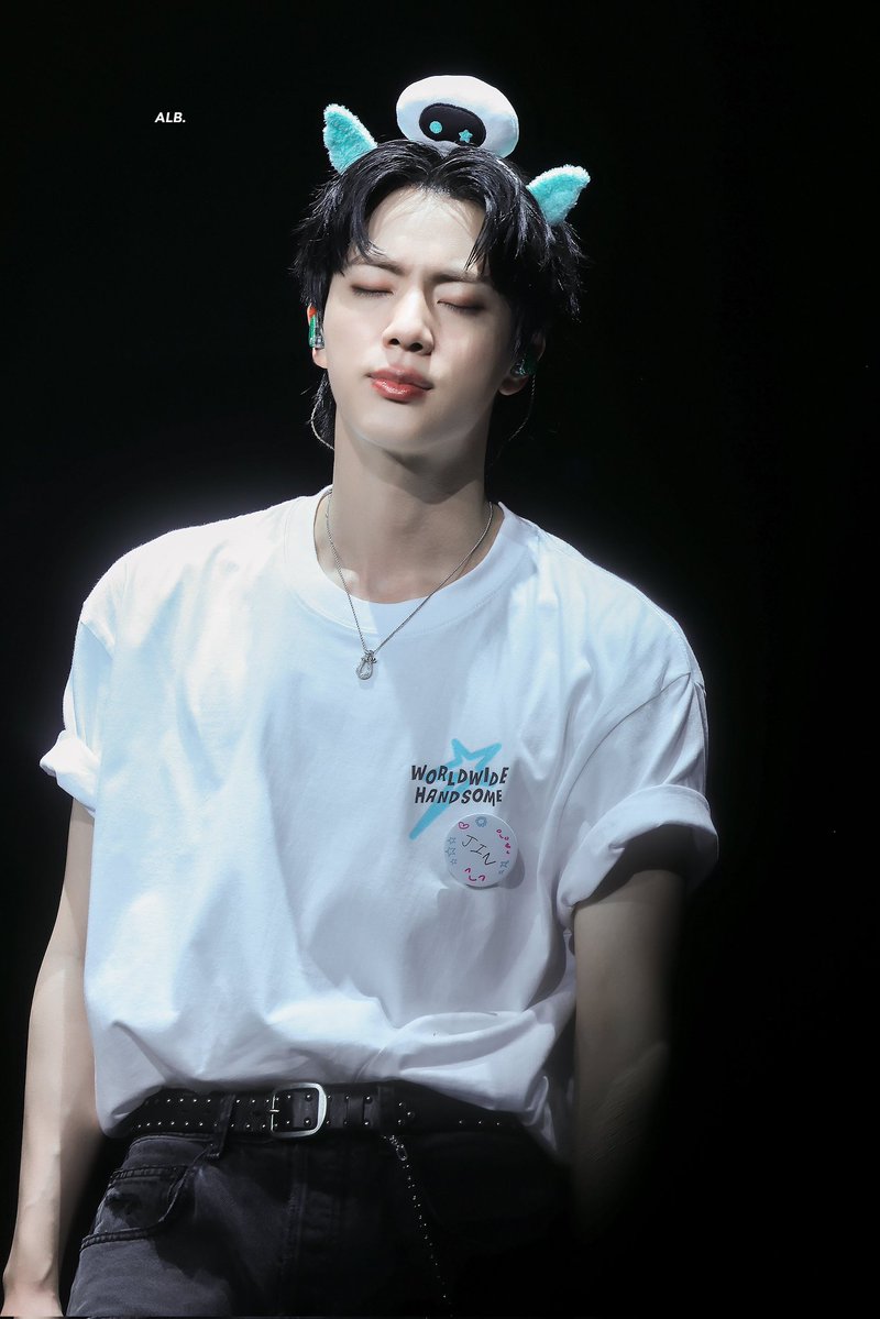 Hamsterchill92's tweet image. So cute😍🥰
#Seokjin #Moonbyul