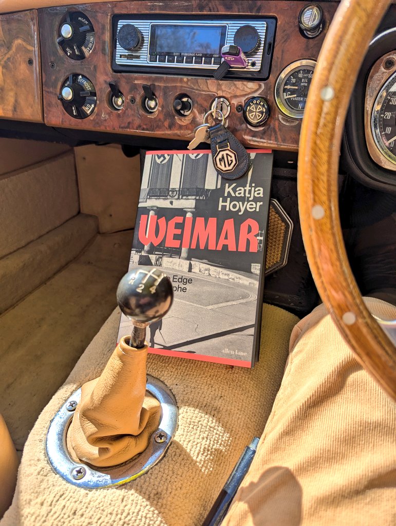 nickfshort's tweet image. Fabulous day. Great spin in Rosie. Lovely Norfolk pub. Wonderful lunch with the brilliant @hoyer_kat, and I got a new book! Were all my days like this ... 😉👍

#Weimar