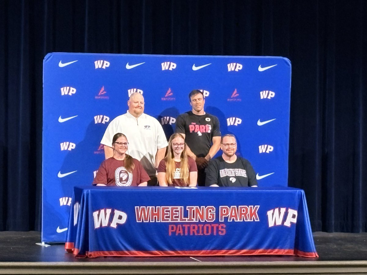 Swimming_WPHS's tweet photo. Great day for some of our graduating seniors signing to continue their swimming careers at the college level!!! Molly George is headed to swim at Fairmont State &amp; both Brady Bowie And Mallory Parks are headed to Beckley to swim for WVU Tech!! #ThePark #wvprepswimming https://t.co/Ybk3TGQ0C5