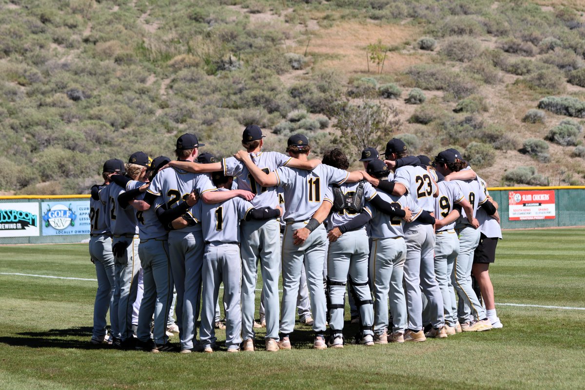 GalenaBombSquad's tweet photo. Snaps from the Varsity vs. Damonte Game
Final Score 7-5 Damonte
⚾️ @NathanCordell29  on the mound w/3.2IP & 4Ks
⚾️ @MemphisVenis  w/2H & 1R
⚾️ @chucktip27  w/1-2B & 3RBI
Complete album can be found here: https://t.co/4w0UmV65bp
Next up, Senior Day! 
Saturday vs. Carson @ Home
Senior Ceremony @ 9:40am
Varsity Gametime @ 11am
JV Gametime @ 2pm
#GalenaBaseball #GoldStandard #LetsGoGrizzlies