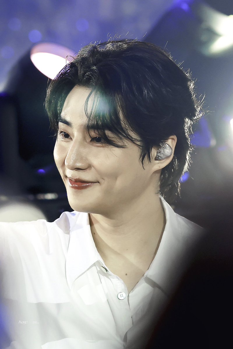 저 사실 교양 발표 때 닮고 싶은 연예인에 영현이 썼어요 60명 앞에서 마데인거 다 이야기 할 예정 🫣