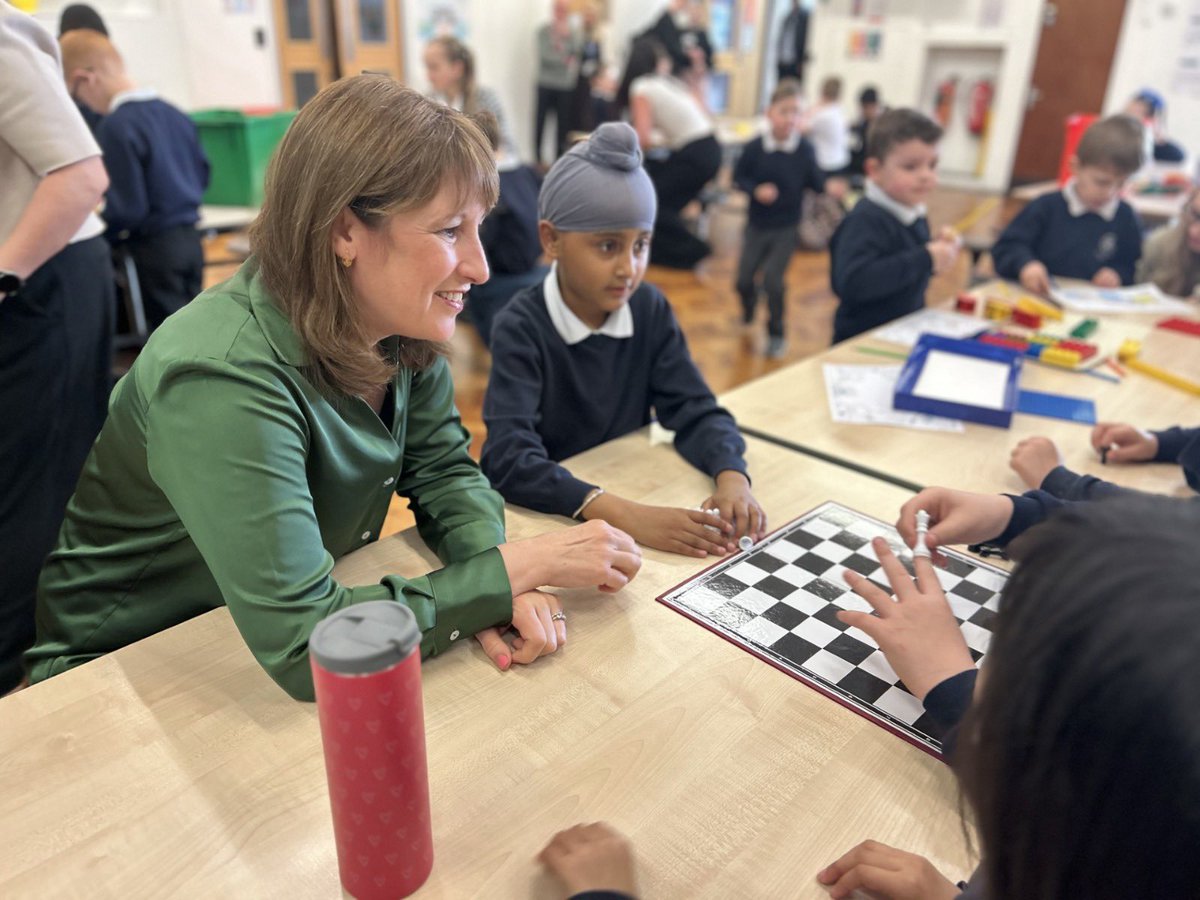 RachelforLWP's tweet photo. Every child deserves to start the school day ready to learn. 

Great to visit Co-op Academy Beckfield this morning to see the newest Best Start Free Breakfast Club in my constituency in action. https://t.co/KCdXHedpOO