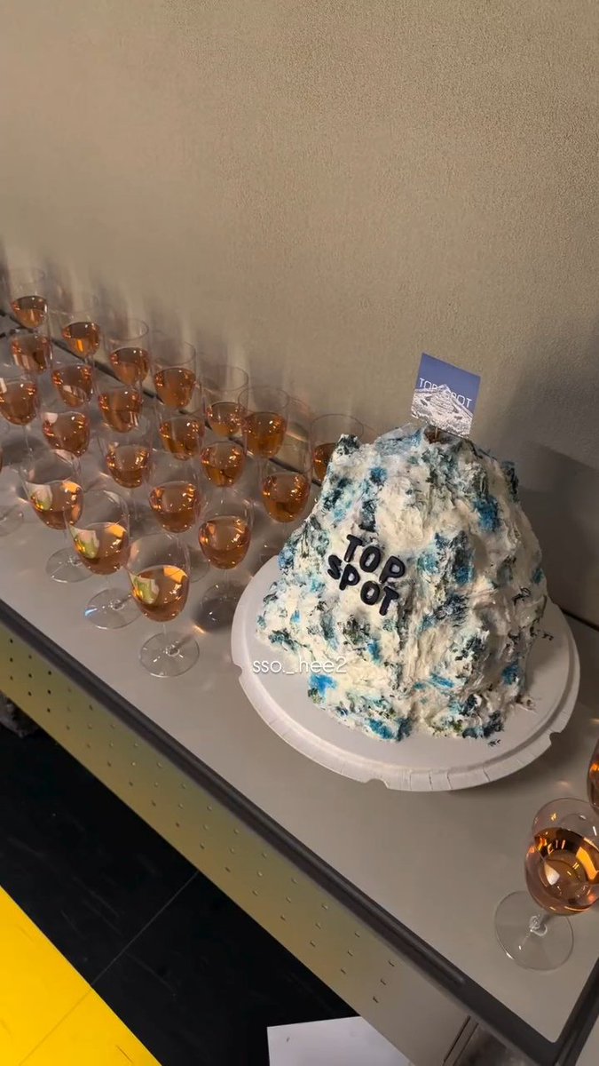 april 💫✨ tweet media