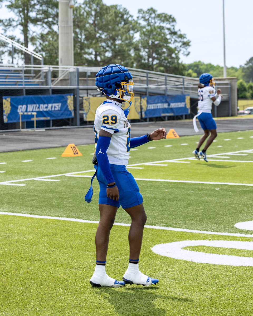 My1es_Sm1th's tweet image. Spring ball in dah valley!!💙💛 #fortvalleystate #fvsu #hbcu #keepworkin #AGTG