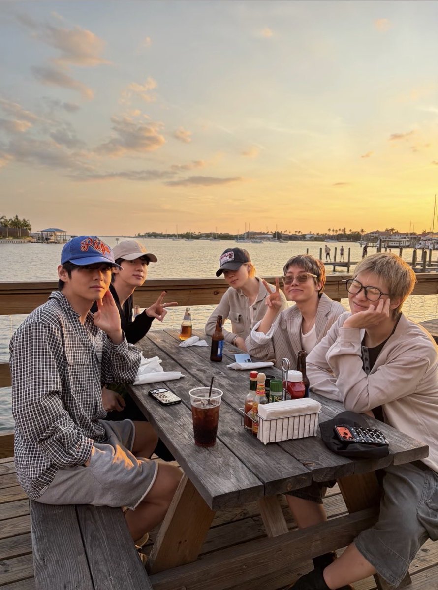 maud⁷🪁 tweet media