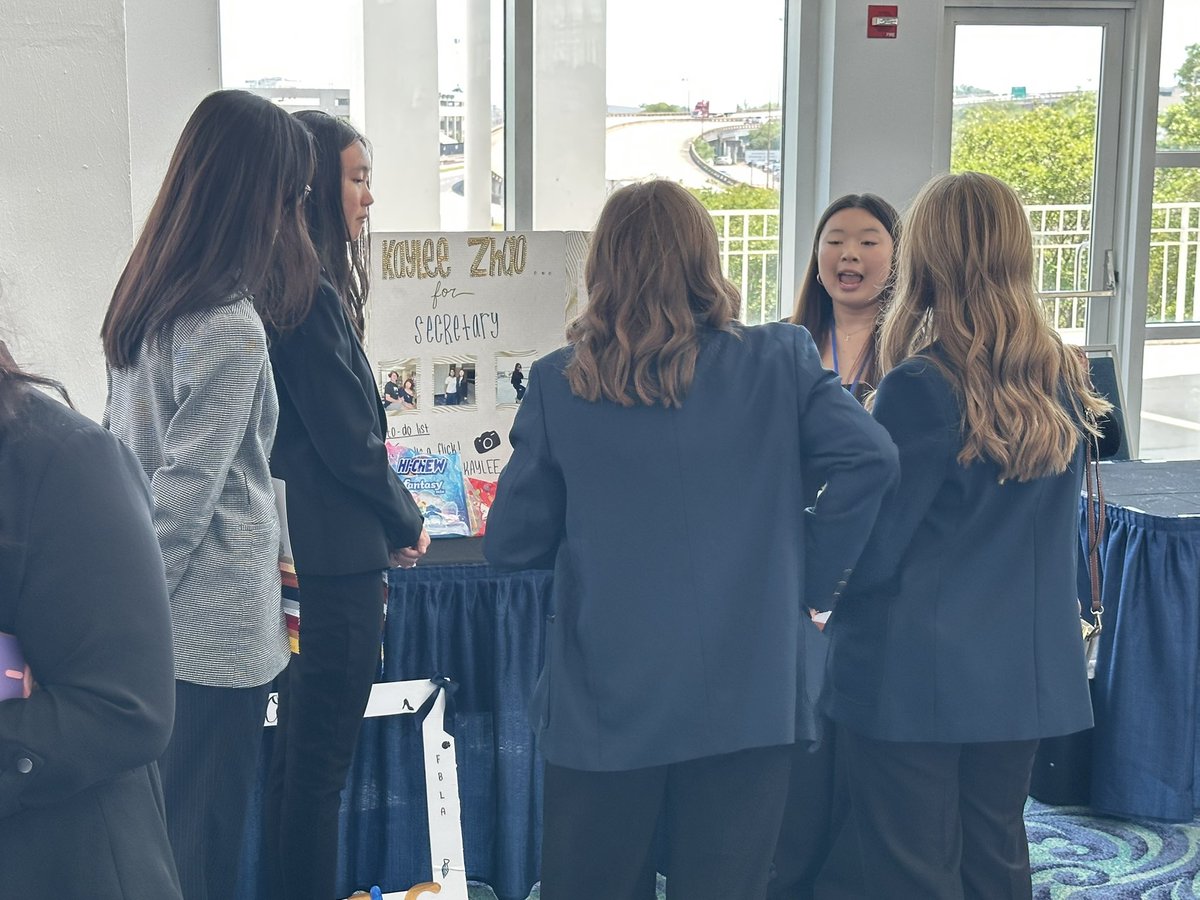 DavenportVHHS's tweet photo. 2 of 5: FBLA members had a great Day 1 at the AL SLC in Mobile! They attended workshops, competed in events, campaigned for state officer positions, and networked with peers from across AL. Opening Session featured keynote speaker Robert Anthony. #VHpride #FBLA https://t.co/ppBC4vtn1Y