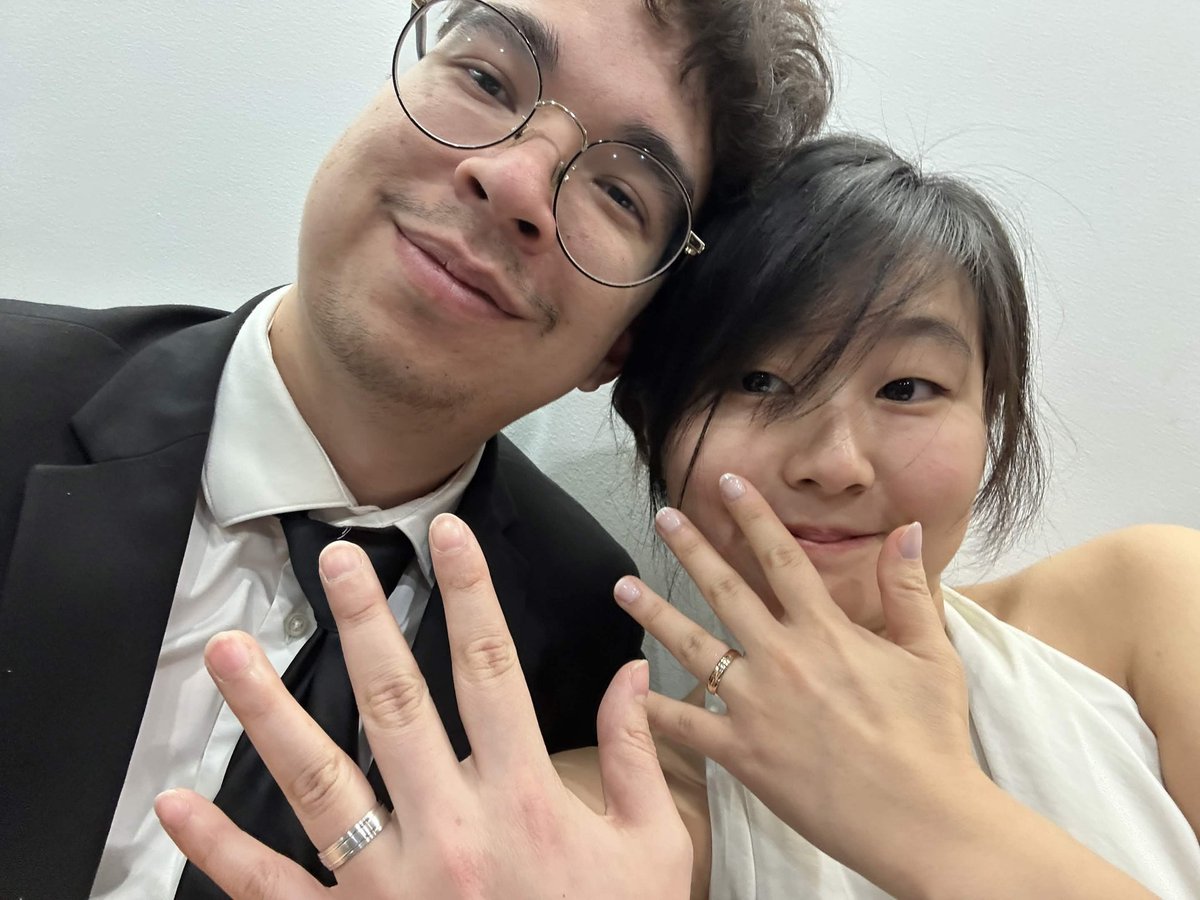 arcQuacks's tweet photo. Officially a married man https://t.co/UeO0orYWAz