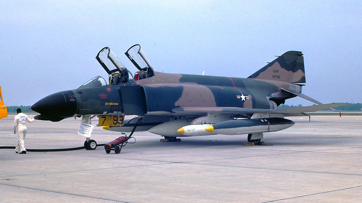 MARR_Airplanes's tweet image. McDonnell Douglas USAF F-4C Phantom on display @Andrews_JBA  in the 70-80's DOD open house and Airshow. From my color film collection

#featured #planespottingbe #aviationphotography #planespotter