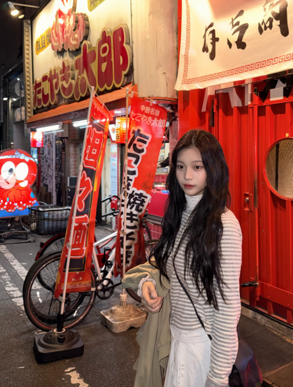 AimeeDee2006's tweet image. [Cover] 태양계 - 성시경 | UMJI youtu.be/i4flHowP3jw?si… via @YouTube 

#VIVIZ #비비지
#UMJI #엄지
@VIVIZ_Official
#A_Montage_of_() #La_La_Love_Me
#NEW_LEGACY
#ForeverWithVIVIZ