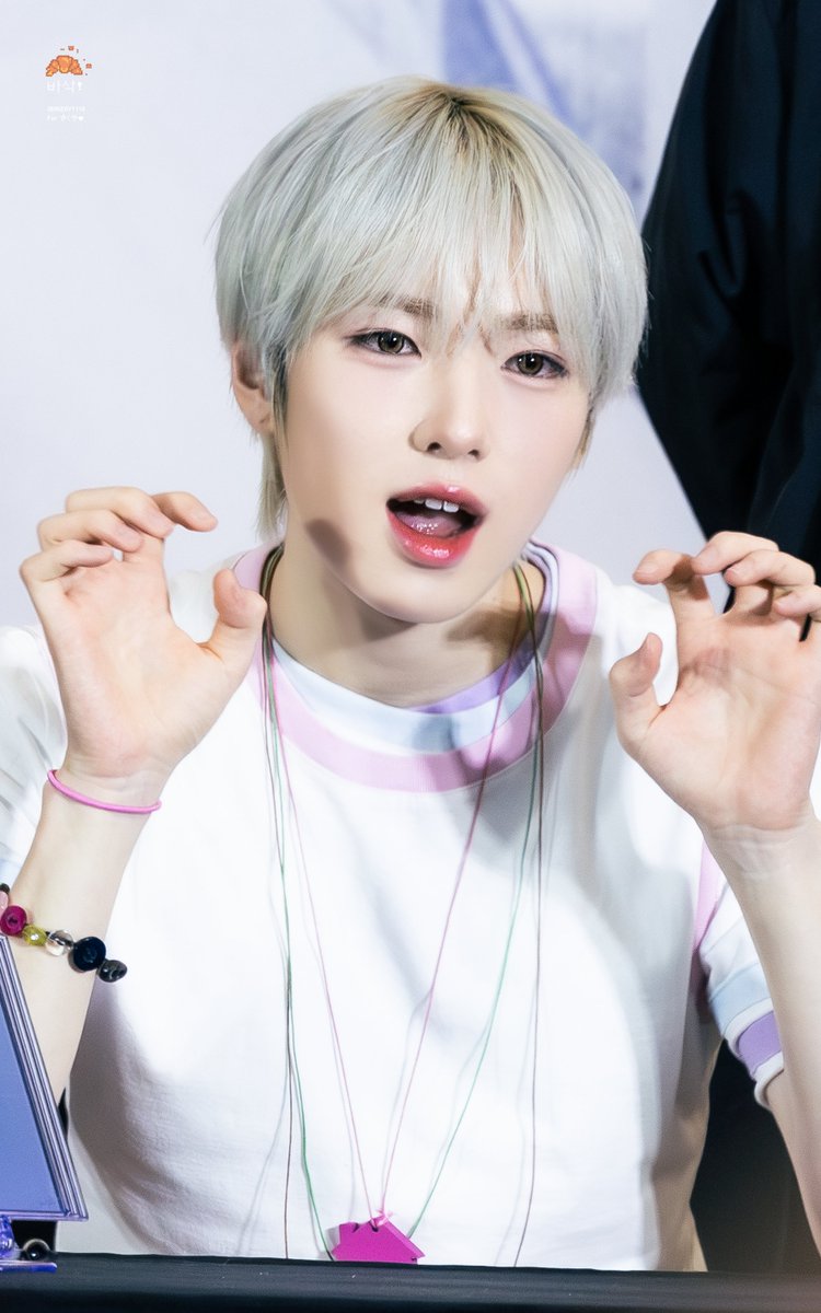 bakery1118's tweet photo. 260424 팬사인회
#NCTWISH #사쿠야 #SAKUYA #サクヤ https://t.co/Gi61MkuATv