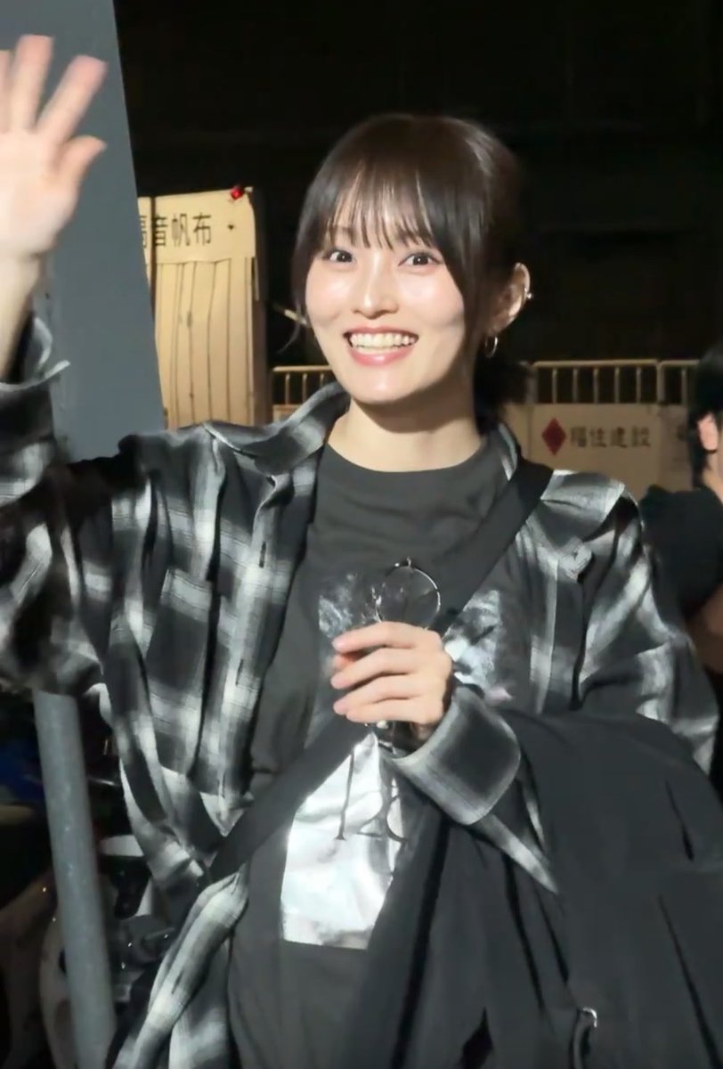 0718Wn's tweet image. 终于有时间写感想了🥹

这次本来想 skip Asia Tour，毕竟7月要去武道馆，也想省钱，而且新加坡真的有点远🤣 结果被其他粉丝一句“要不要一起去”动摇了，幸亏最后还是买票了！

如果没去，就收不到投げキス和奶音版「我爱你」的饭撒了🥹（直接当场死亡）

#山本彩 
#SayakaYamamotoAsiaTour2026 
#台北