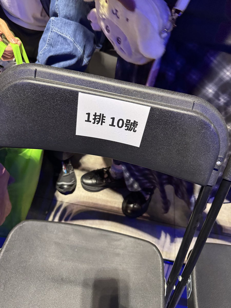 0718Wn's tweet image. 终于有时间写感想了🥹

这次本来想 skip Asia Tour，毕竟7月要去武道馆，也想省钱，而且新加坡真的有点远🤣 结果被其他粉丝一句“要不要一起去”动摇了，幸亏最后还是买票了！

如果没去，就收不到投げキス和奶音版「我爱你」的饭撒了🥹（直接当场死亡）

#山本彩 
#SayakaYamamotoAsiaTour2026 
#台北