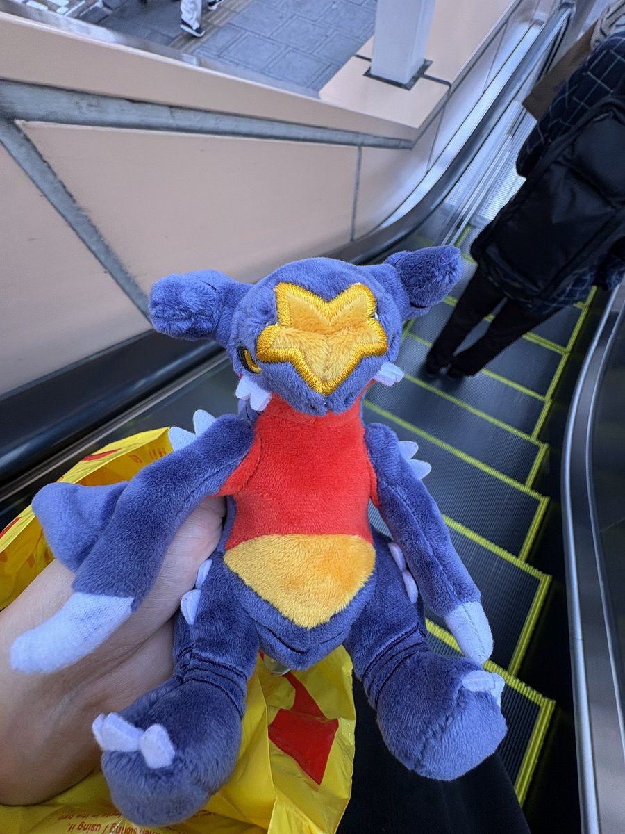 まりな tweet media