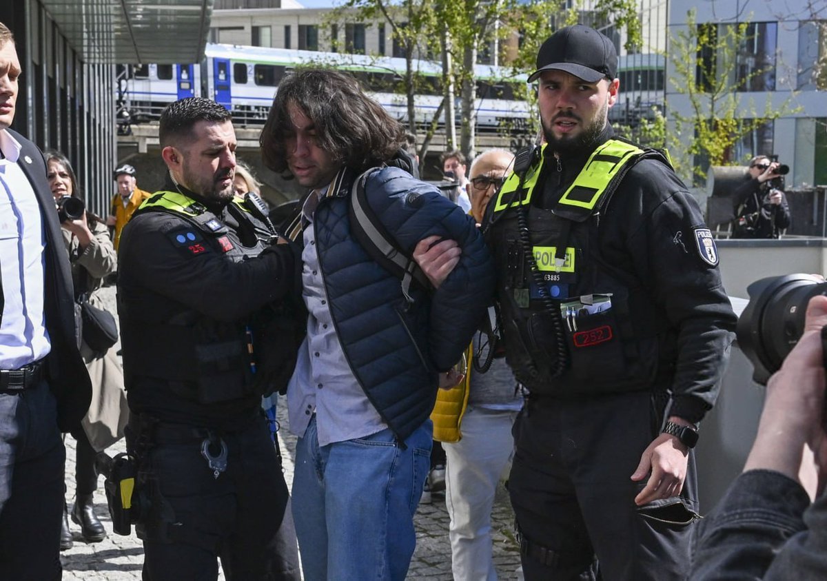 🎒Meisam 🟩☫🟥 tweet media