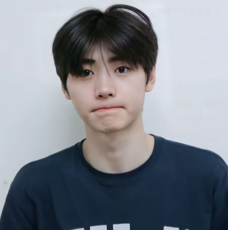 hoonie ଳ . tweet media