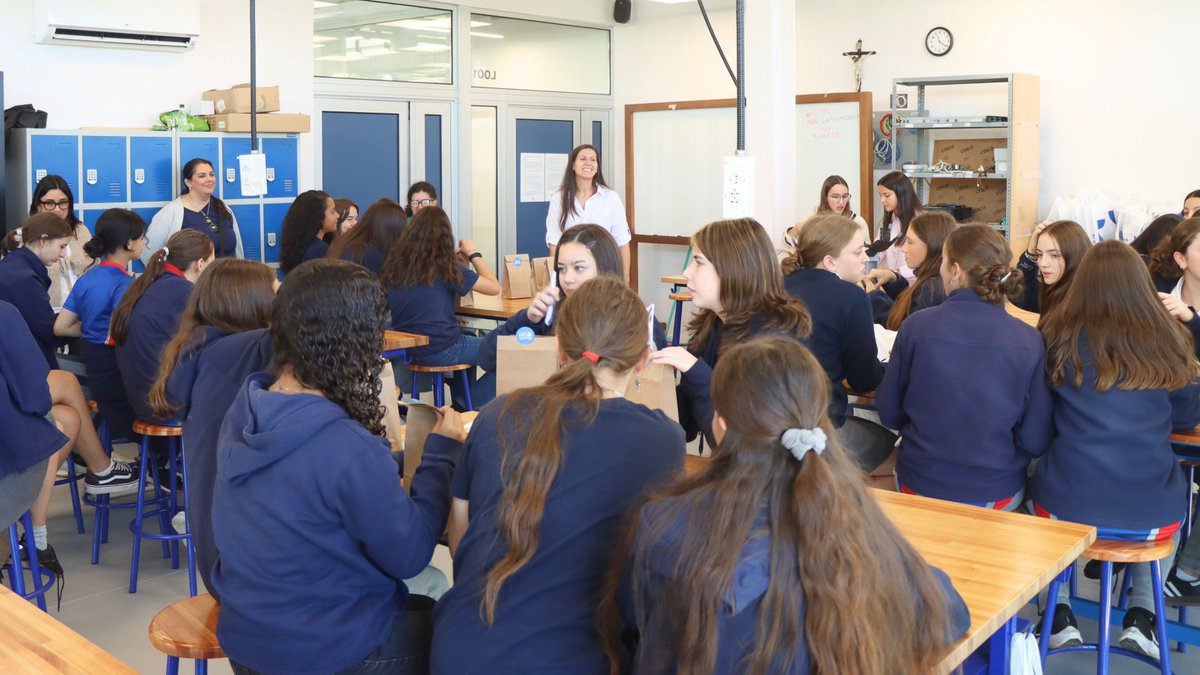 ingenieria_UM's tweet photo. En el Día de las Niñas en las TICs, en FIUM mostramos la ingeniería en acción.
Con referentes como Analía Conde y dos alumni FIUM, acercamos la tecnología y abrimos posibilidades para que las niñas vean a la tecnología como un camino posible.
#IRaMÁS #FIUM https://t.co/ZJykaoEzDy
