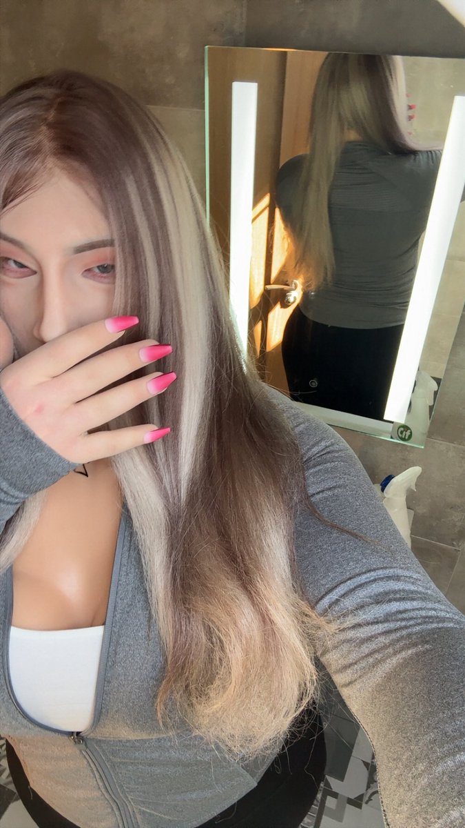 Zoey tweet media