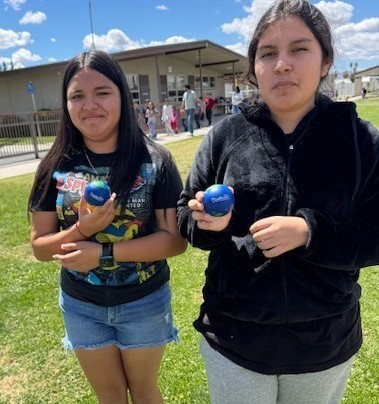 ButtonwillowUSD's tweet photo. Thank you, @Clean Harbors, for supporting our school! from Earth Day gear to sponsoring shirts and the 6th-grade trip to Camp KEEP in May, your generosity makes a world of difference for our students. https://t.co/QoF0ES0iZS