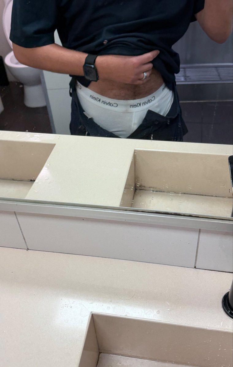 Comment below if you’d like to be in the work toilets with me 👇😈