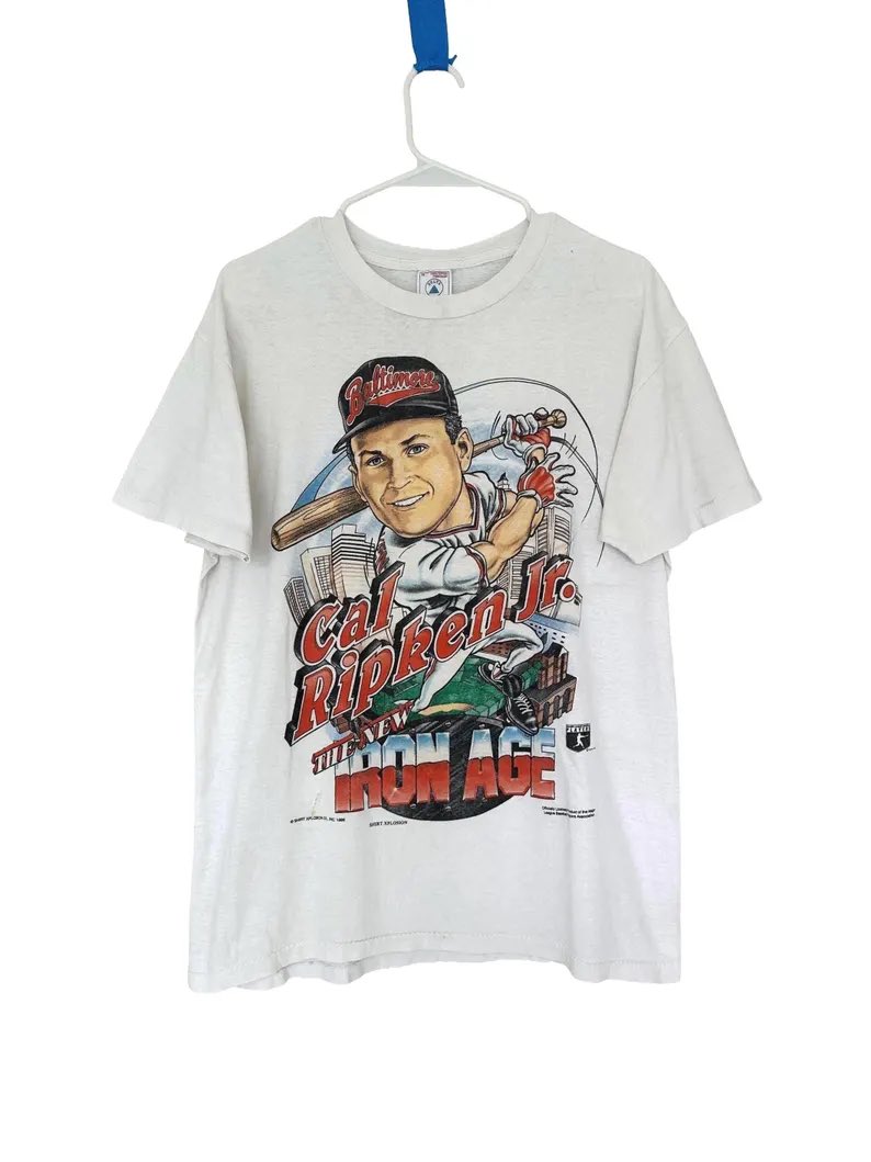 Seen_Vintage's tweet image. A few of my favorite MLB shirts in the shop right now! ⚾️ 

Always happy to hook twitter friends up with discounts as well 🤝

seenvintageshirts.etsy.com

#yankees #redsox #mets #orioles