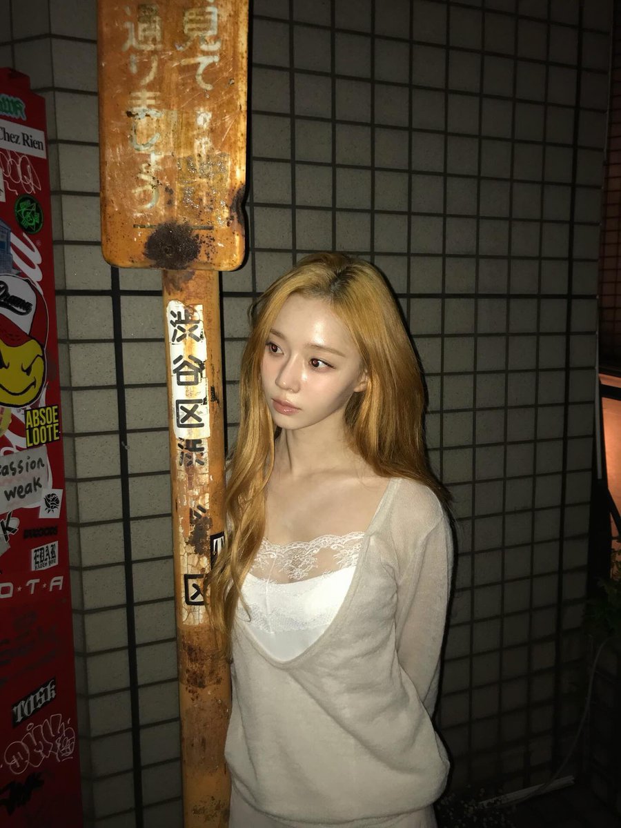 august 🍅 tweet media